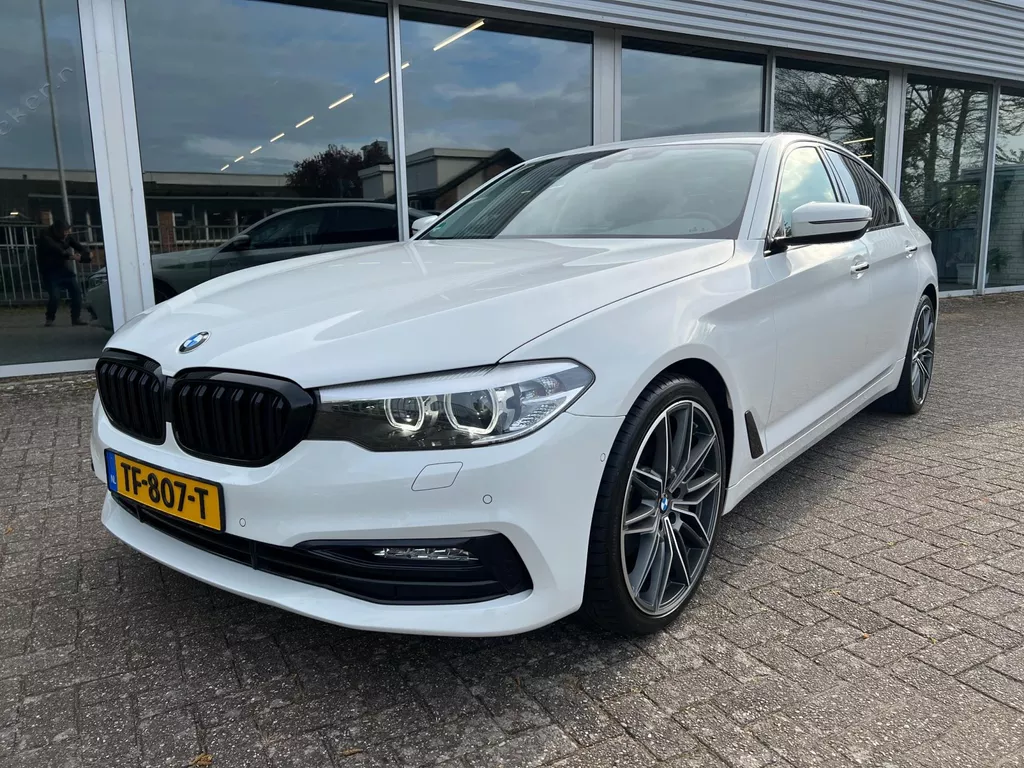 BMW 5-serie 520i Sportline Automaat